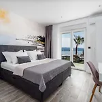 Bamm With Heated 36sqm Pool, 5 En-suite Bedrooms And Panoramic Sea Views Tice