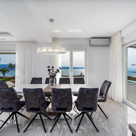 New! Bamm With Heated 36sqm Pool, 5 En-suite Bedrooms And Panoramic Sea Views