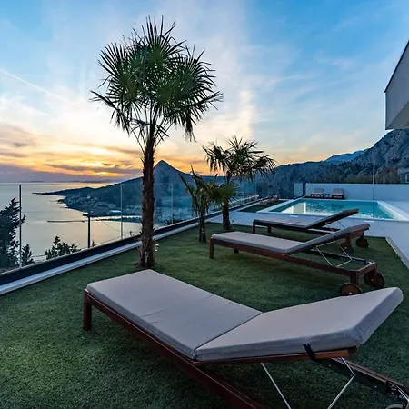 New! Bamm With Heated 36sqm Pool, 5 En-suite Bedrooms And Panoramic Sea Views