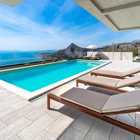 Villa New! Bamm With Heated 36sqm Pool, 5 En-suite Bedrooms And Panoramic Sea Views *