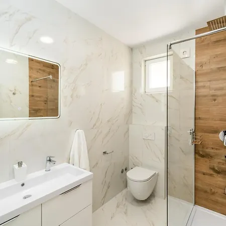 Bamm With Heated 36sqm Pool, 5 En-suite Bedrooms And Panoramic Sea Views * Tice
